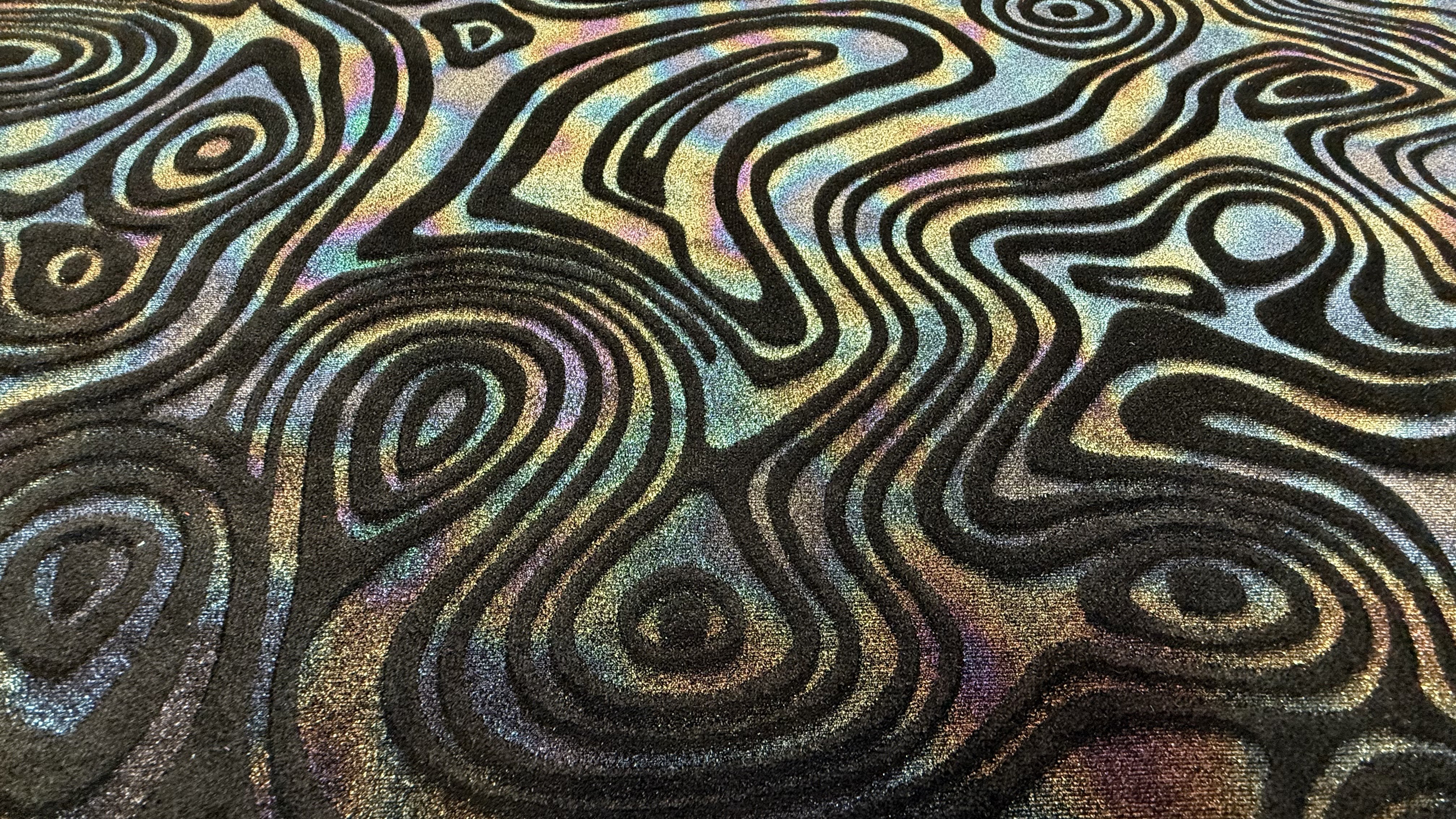 Sonic Swirl Black